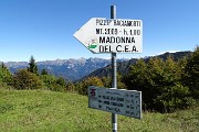22  Passo Baciamorti (1541 m) , incrocio di sentieri